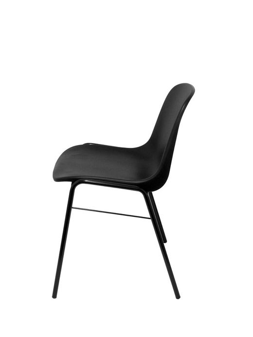 Modelo Beta - Pack 4 sillas confidente ergonómica, apilable y con estructura negra  Asiento y respaldo de PVC de color negro