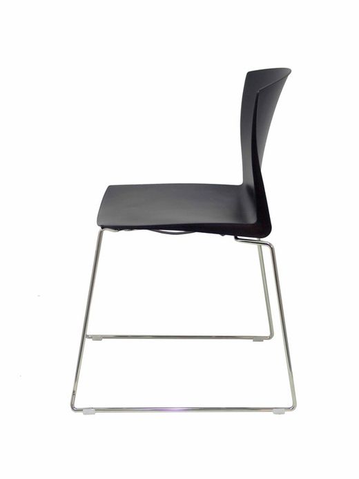 Modelo Boniches  Pack 4 sillas confidente ergonómica, apilable y con estructura de varilla cromada.  Asiento y respaldo de PVC de color negro