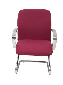 Modelo Caudete Confidente Patín  Sillón de recepción ergonómico con brazos fijos y patín cromados  Asiento y respaldo tapizados en tejido BALI color granate