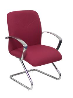 Modelo Caudete Confidente Patín  Sillón de recepción ergonómico con brazos fijos y patín cromados  Asiento y respaldo tapizados en tejido BALI color granate