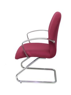 Modelo Caudete Confidente Patín  Sillón de recepción ergonómico con brazos fijos y patín cromados  Asiento y respaldo tapizados en tejido BALI color granate