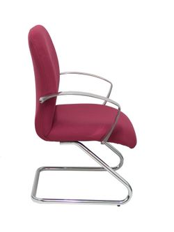 Modelo Caudete Confidente Patín  Sillón de recepción ergonómico con brazos fijos y patín cromados  Asiento y respaldo tapizados en tejido BALI color granate