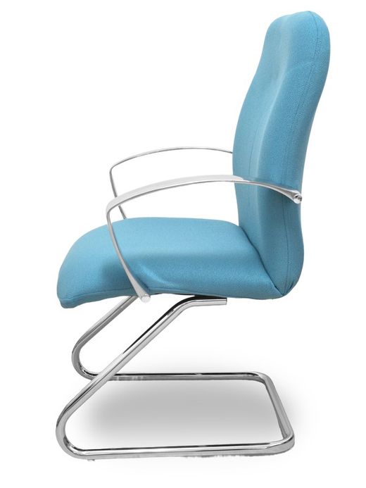 Modelo Caudete Confidente Patín.Sillón de recepción ergonómico con brazos fijos y patín cromado. Asiento y respaldo tapizados en tejido BALI color azul cielo