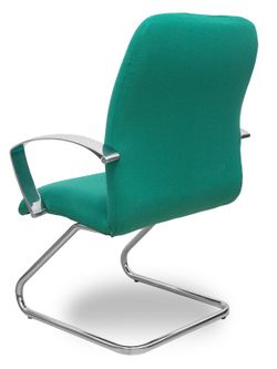 Modelo Caudete Confidente Patín.Sillón de recepción ergonómico con brazos fijos y patín cromado. Asiento y respaldo tapizados en tejido BALI color verde esmeralda.