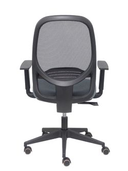 Modelo Cilanco negra - Silla de oficina ergonómica con mecanismo sincro, brazos regulables y ajustable en altura - Respaldo negro, tapizado en malla transpirable en color negro y asiento tapizado en tejido BALI color gris.