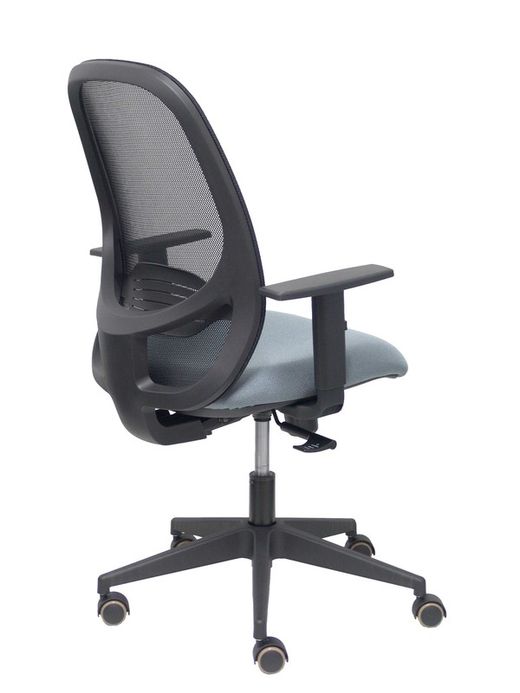 Modelo Cilanco negra - Silla de oficina ergonómica con mecanismo sincro, brazos regulables y ajustable en altura - Respaldo negro, tapizado en malla transpirable en color negro y asiento tapizado en tejido BALI color gris.