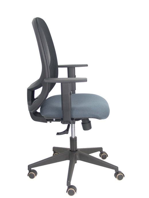 Modelo Cilanco negra - Silla de oficina ergonómica con mecanismo sincro, brazos regulables y ajustable en altura - Respaldo negro, tapizado en malla transpirable en color negro y asiento tapizado en tejido BALI color gris oscuro.