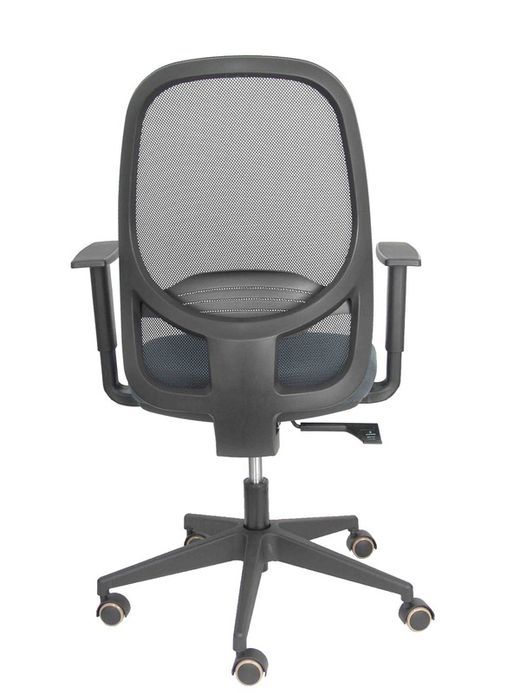 Modelo Cilanco negra - Silla de oficina ergonómica con mecanismo sincro, brazos regulables y ajustable en altura - Respaldo negro, tapizado en malla transpirable en color negro y asiento tapizado en tejido BALI color gris oscuro.