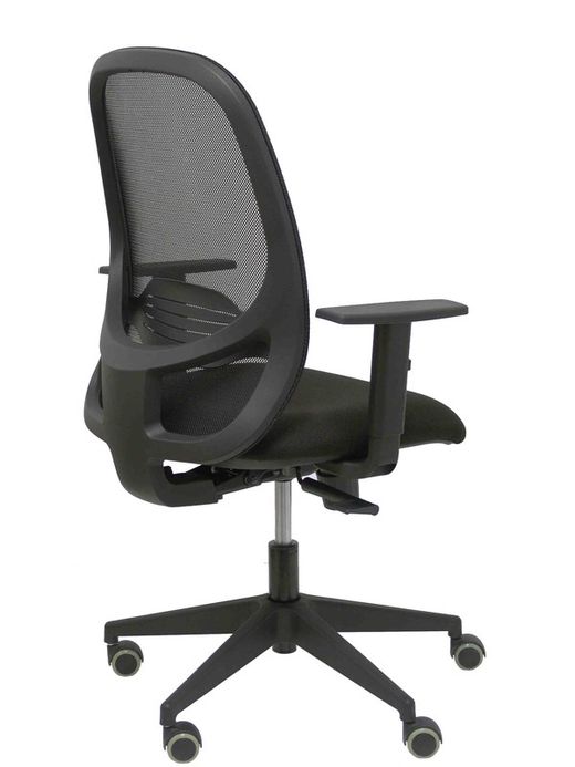 Modelo Cilanco negra - Silla de oficina ergonómica con mecanismo sincro, brazos regulables y ajustable en altura - Respaldo negro, tapizado en malla transpirable en color negro y asiento tapizado en tejido BALI color negro.