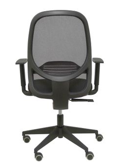 Modelo Cilanco negra - Silla de oficina ergonómica con mecanismo sincro, brazos regulables y ajustable en altura - Respaldo negro, tapizado en malla transpirable en color negro y asiento tapizado en tejido BALI color negro.