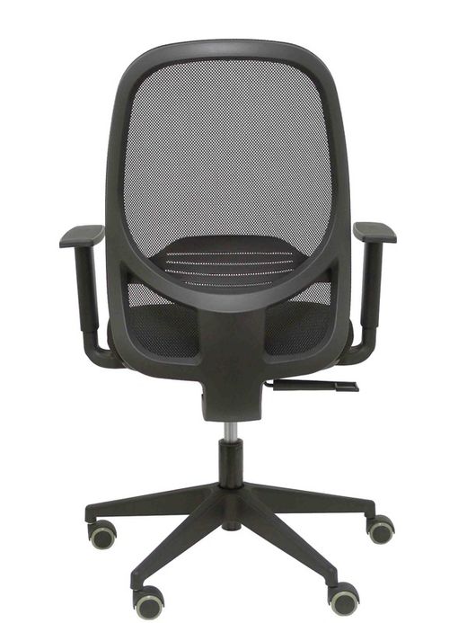 Modelo Cilanco negra - Silla de oficina ergonómica con mecanismo sincro, brazos regulables y ajustable en altura - Respaldo negro, tapizado en malla transpirable en color negro y asiento tapizado en tejido BALI color negro.