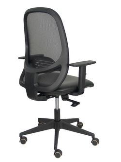 Modelo Cilanco negra - Silla de oficina ergonómica con mecanismo sincro, brazos regulables y ajustable en altura - Respaldo negro, tapizado en malla transpirable en color negro y asiento tapizado en tejido SIMILPIEL color negro.
