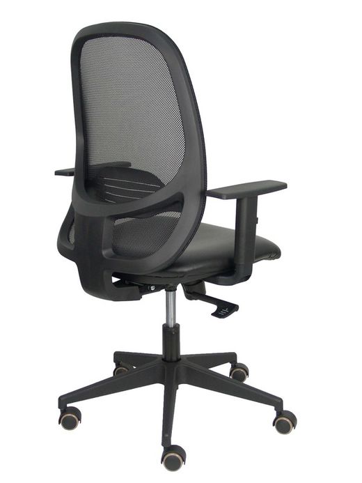 Modelo Cilanco negra - Silla de oficina ergonómica con mecanismo sincro, brazos regulables y ajustable en altura - Respaldo negro, tapizado en malla transpirable en color negro y asiento tapizado en tejido SIMILPIEL color negro.