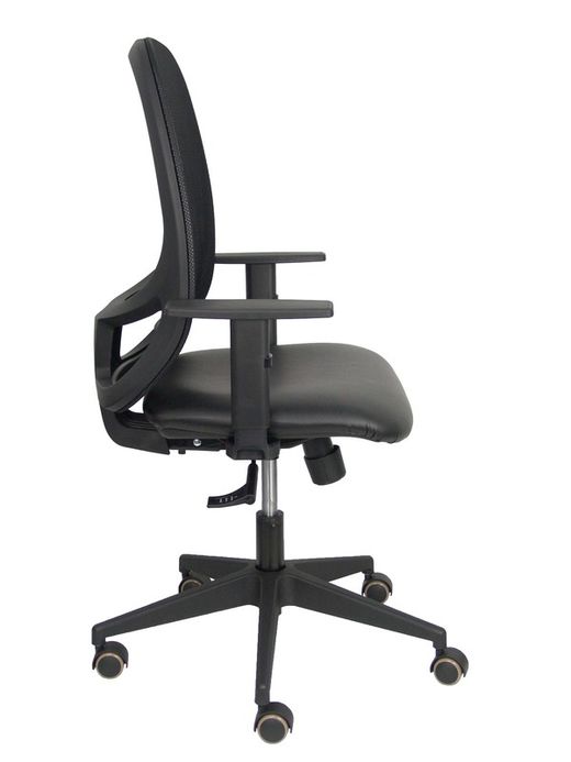 Modelo Cilanco negra - Silla de oficina ergonómica con mecanismo sincro, brazos regulables y ajustable en altura - Respaldo negro, tapizado en malla transpirable en color negro y asiento tapizado en tejido SIMILPIEL color negro.