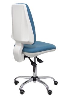 Modelo Elche blanca - Silla de oficina ergonómica con mecanismo asincro, regulable en altura y ruedas de parqué - Base cromada. Asiento y respaldo tapizados en tejido BALI color azul cielo.