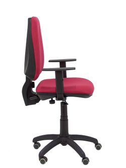 Modelo Elche CP - Silla de oficina ergonómica con mecanismo permanente, regulable en altura y ruedas de parqué - Asiento y respaldo tapizados en tejido BALI color granate (BRAZOS REGULABLES EN ALTURA)