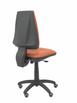 Modelo Elche CP - Silla de oficina ergonómica con mecanismo permanente, regulable en altura y ruedas de parqué - Asiento y respaldo tapizados en tejido BALI color marrón