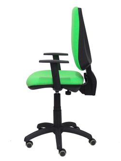 Modelo Elche CP - Silla de oficina ergonómica con mecanismo permanente, regulable en altura y ruedas de parqué - Asiento y respaldo tapizados en tejido BALI color pistacho (BRAZOS REGULABLES EN ALTURA)
