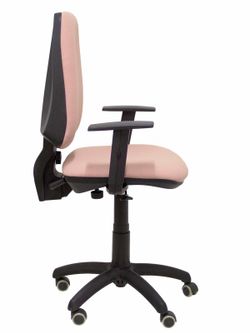 Modelo Elche CP - Silla de oficina ergonómica con mecanismo permanente, regulable en altura y ruedas de parqué - Asiento y respaldo tapizados en tejido BALI color rosa pálido (BRAZOS REGULABLES EN ALTURA)