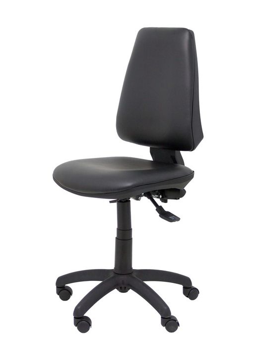 Modelo Elche S -  Silla de oficina ergonómica con mecanismo asincro, regulable en altura y ruedas de nailon. Asiento y respaldo tapizados en similpiel color negro.