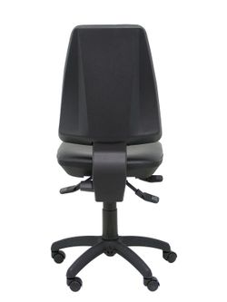 Modelo Elche S -  Silla de oficina ergonómica con mecanismo asincro, regulable en altura y ruedas de nailon. Asiento y respaldo tapizados en similpiel color negro.