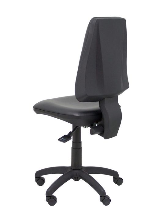 Modelo Elche S -  Silla de oficina ergonómica con mecanismo asincro, regulable en altura y ruedas de nailon. Asiento y respaldo tapizados en similpiel color negro.