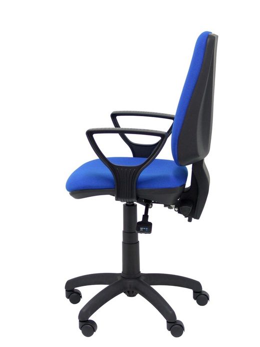 Modelo Elche S - Silla de oficina ergonómica con mecanismo asincro, regulable en altura y ruedas de nailon - Asiento y respaldo tapizados en tejido BALI color azul (BRAZOS FIJOS INCLUIDOS)