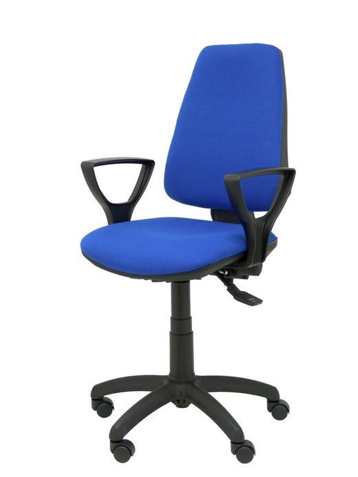 Modelo Elche S - Silla de oficina ergonómica con mecanismo asincro, regulable en altura y ruedas de nailon - Asiento y respaldo tapizados en tejido BALI color azul (BRAZOS FIJOS INCLUIDOS)