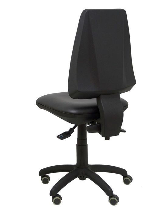 Modelo Elche S -  Silla de oficina ergonómica con mecanismo asincro, regulable en altura y ruedas de parqué. Asiento y respaldo tapizados en similpiel color negro.