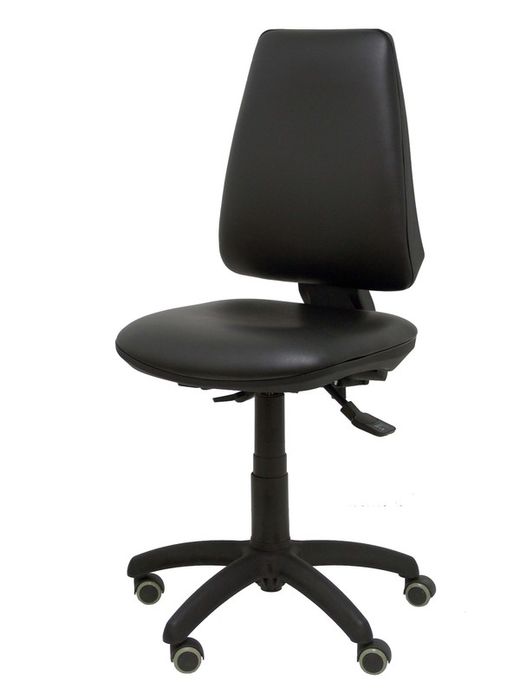 Modelo Elche S -  Silla de oficina ergonómica con mecanismo asincro, regulable en altura y ruedas de parqué. Asiento y respaldo tapizados en similpiel color negro.