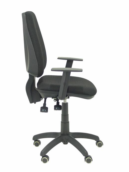Modelo Elche S - Silla de oficina ergonómica con mecanismo asincro, regulable en altura y ruedas de parqué - Asiento y respaldo tapizados en tejido BALI color negro. (BRAZOS REGULABLES EN ALTURA)