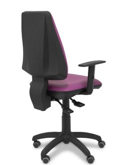 Modelo Elche S - Silla de oficina ergonómica con mecanismo asincro y regulable en altura. Ruedas de goma especiales para suelos delicados - Asiento y respaldo tapizados en similpiel color morado(BRAZOS REGULABLES INCLUIDOS)