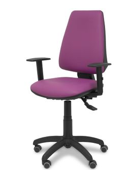 Modelo Elche S - Silla de oficina ergonómica con mecanismo asincro y regulable en altura. Ruedas de goma especiales para suelos delicados - Asiento y respaldo tapizados en similpiel color morado(BRAZOS REGULABLES INCLUIDOS)