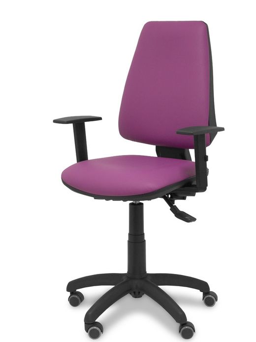Modelo Elche S - Silla de oficina ergonómica con mecanismo asincro y regulable en altura. Ruedas de goma especiales para suelos delicados - Asiento y respaldo tapizados en similpiel color morado(BRAZOS REGULABLES INCLUIDOS)