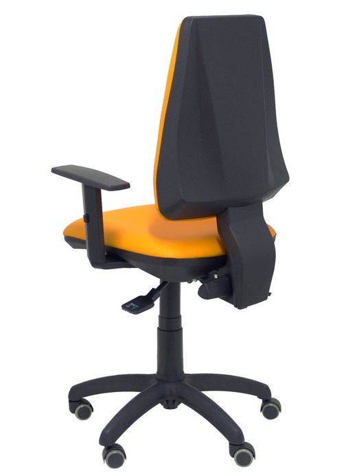 Modelo Elche S - Silla de oficina ergonómica con mecanismo asincro y regulable en altura. Ruedas de goma especiales para suelos delicados - Asiento y respaldo tapizados en similpiel color naranja (BRAZOS REGULABLES INCLUIDOS)