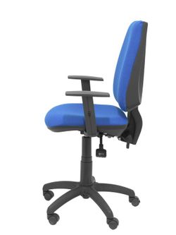Modelo Elche S - Silla de oficina ergonómica con mecanismo sincro, regulable en altura y ruedas de nailon - Asiento y respaldo tapizados en tejido BALI color azul (BRAZOS REGULABLES EN ALTURA)