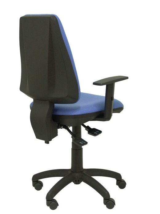 Modelo Elche S - Silla de oficina ergonómica con mecanismo sincro, regulable en altura y ruedas de nailon - Asiento y respaldo tapizados en tejido BALI color azul claro (BRAZOS REGULABLES EN ALTURA)