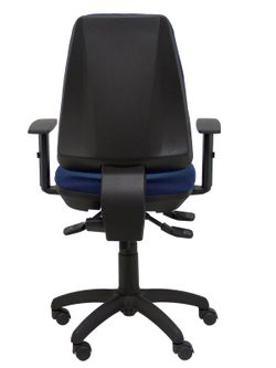 Modelo Elche S - Silla de oficina ergonómica con mecanismo sincro, regulable en altura y ruedas de nailon - Asiento y respaldo tapizados en tejido BALI color azul marino (BRAZOS REGULABLES EN ALTURA)