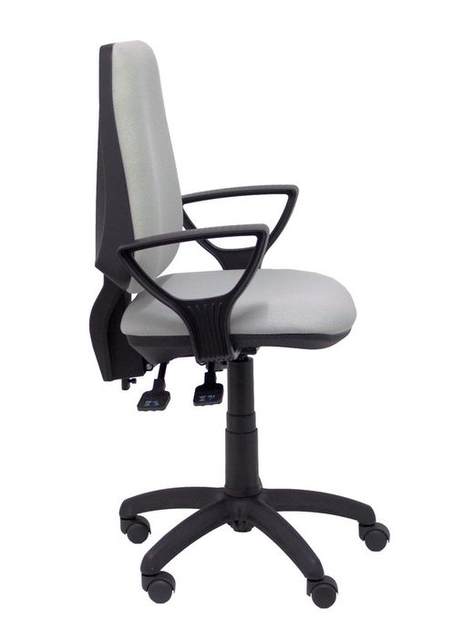 Modelo Elche S - Silla de oficina ergonómica con mecanismo sincro, regulable en altura y ruedas de nailon - Asiento y respaldo tapizados en tejido BALI color gris (BRAZOS FIJOS INCLUIDOS)