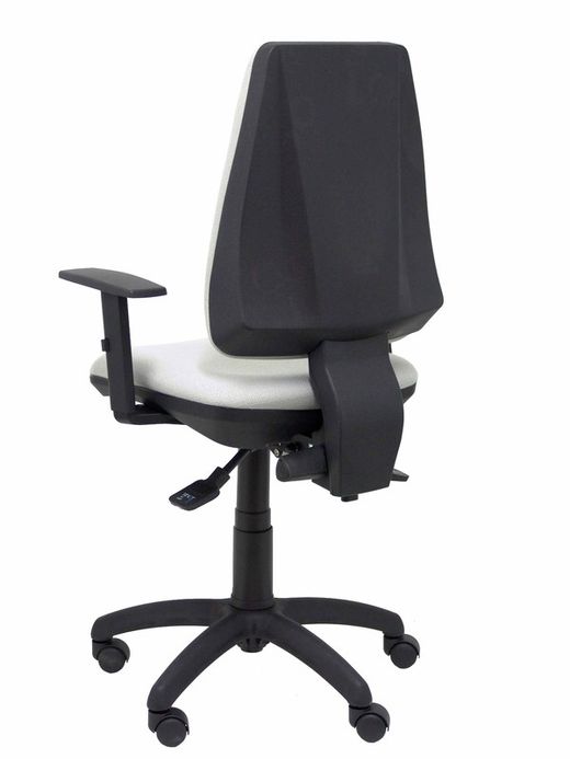 Modelo Elche S - Silla de oficina ergonómica con mecanismo sincro, regulable en altura y ruedas de nailon - Asiento y respaldo tapizados en tejido BALI color gris (BRAZOS REGULABLES EN ALTURA)