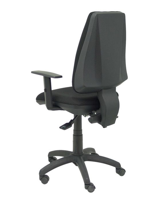 Modelo Elche S - Silla de oficina ergonómica con mecanismo sincro, regulable en altura y ruedas de nailon - Asiento y respaldo tapizados en tejido BALI color negro (BRAZOS REGULABLES EN ALTURA)