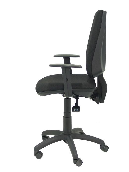 Modelo Elche S - Silla de oficina ergonómica con mecanismo sincro, regulable en altura y ruedas de nailon - Asiento y respaldo tapizados en tejido BALI color negro (BRAZOS REGULABLES EN ALTURA)