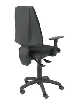 Modelo Elche S - Silla de oficina ergonómica con mecanismo sincro, regulable en altura y ruedas de nailon - Asiento y respaldo tapizados en tejido BALI color negro (BRAZOS REGULABLES EN ALTURA)
