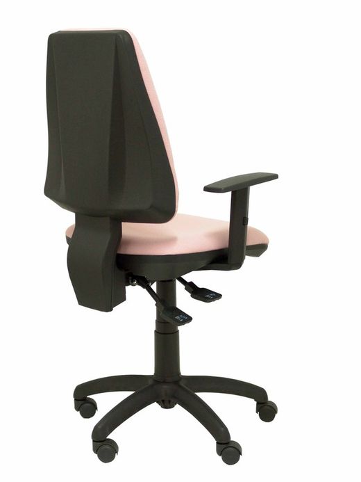 Modelo Elche S - Silla de oficina ergonómica con mecanismo sincro, regulable en altura y ruedas de nailon - Asiento y respaldo tapizados en tejido BALI color rosa (BRAZOS REGULABLES EN ALTURA)