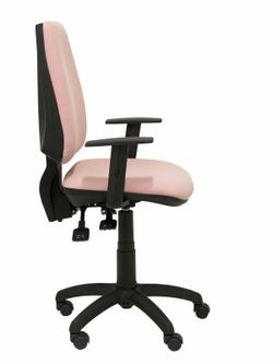 Modelo Elche S - Silla de oficina ergonómica con mecanismo sincro, regulable en altura y ruedas de nailon - Asiento y respaldo tapizados en tejido BALI color rosa (BRAZOS REGULABLES EN ALTURA)