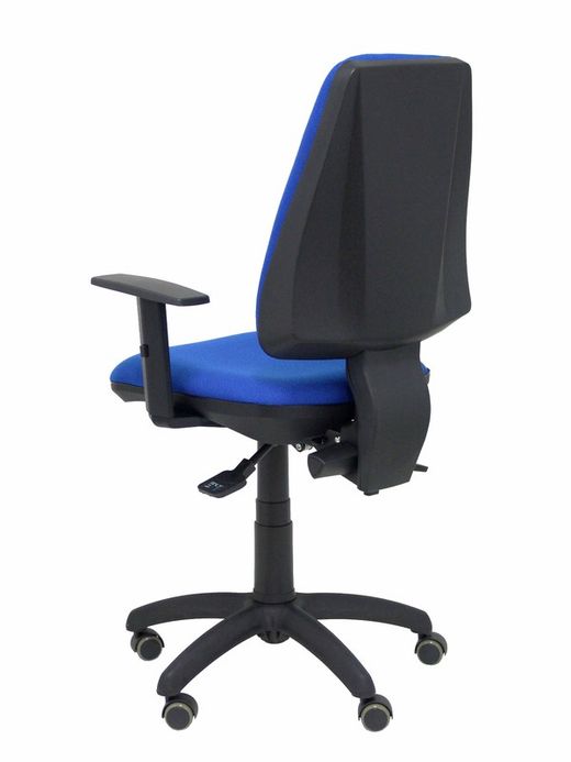 Modelo Elche S - Silla de oficina ergonómica con mecanismo sincro, regulable en altura y ruedas de parqué - Asiento y respaldo tapizados en tejido BALI color azul (BRAZOS REGULABLES EN ALTURA)