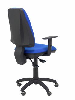 Modelo Elche S - Silla de oficina ergonómica con mecanismo sincro, regulable en altura y ruedas de parqué - Asiento y respaldo tapizados en tejido BALI color azul (BRAZOS REGULABLES EN ALTURA)
