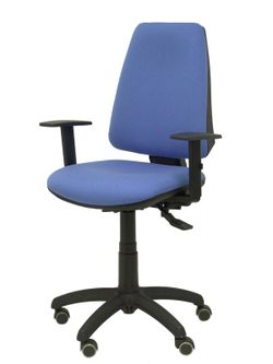Modelo Elche S - Silla de oficina ergonómica con mecanismo sincro, regulable en altura y ruedas de parqué - Asiento y respaldo tapizados en tejido BALI color azul claro (BRAZOS REGULABLES EN ALTURA)