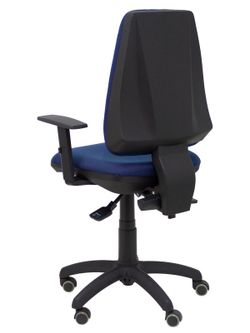 Modelo Elche S - Silla de oficina ergonómica con mecanismo sincro, regulable en altura y ruedas de parqué - Asiento y respaldo tapizados en tejido BALI color azul marino (BRAZOS REGULABLES EN ALTURA)
