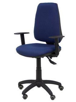 Modelo Elche S - Silla de oficina ergonómica con mecanismo sincro, regulable en altura y ruedas de parqué - Asiento y respaldo tapizados en tejido BALI color azul marino (BRAZOS REGULABLES EN ALTURA)